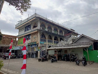 SMP BS QUEEN BUMI AL FALAH