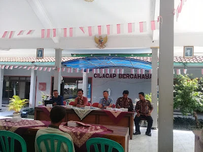 Balai Desa Danasri Lor