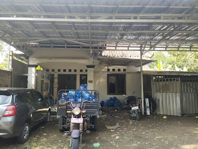 Depot air minum dan pangkalan gas HUDA