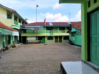 Pondok Pesantren Sirojuddin