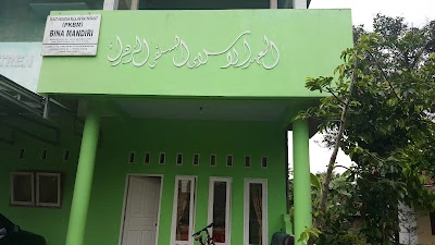 Pondok Pesantren Azzahro Karangmoncol