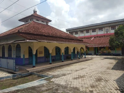 SMP Muhammadiyah plus Pondok Pesantren Insan Mulia Gandrungmangu