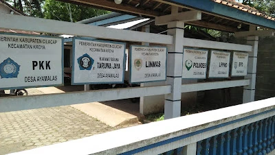 Balai Desa Ayamalas
