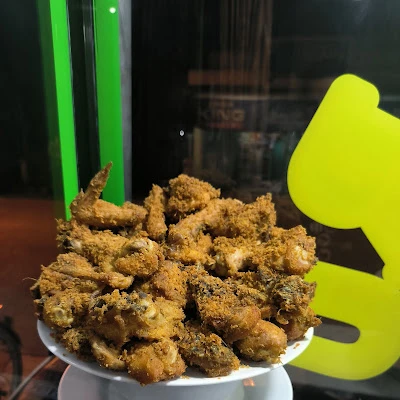 RUMAH MAKAN BINTANG BARU