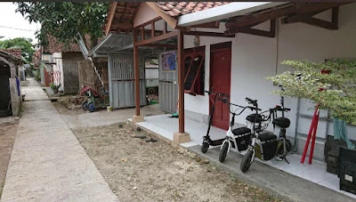 Service sepeda motor listrik (etron store)