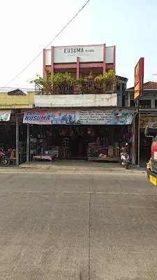 Kusuma busana