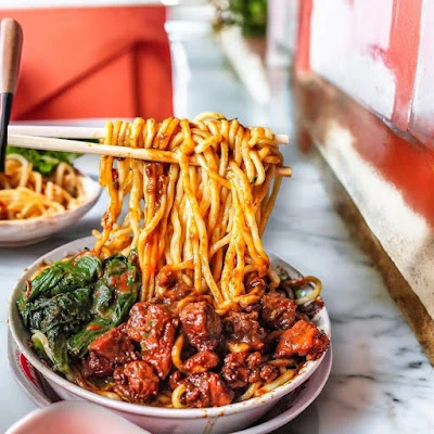 MIE AYAM BU ENI (DIJAMIN ENAAAKNYA)