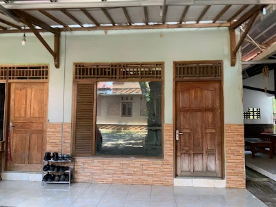 Kost Bu Teguh