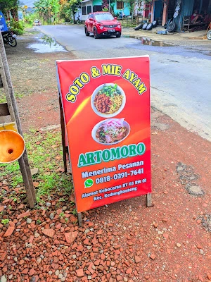 Soto dan Mie Ayam Artomoro