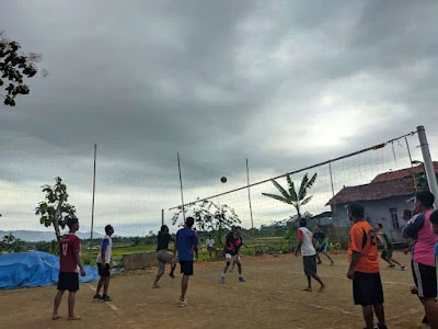 Lapangan Badminton & Bola Poli