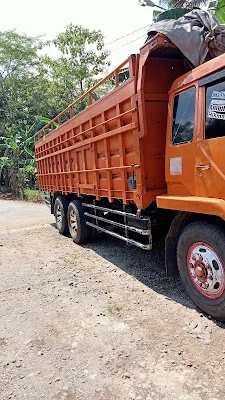 Garasi Bos muda Trans