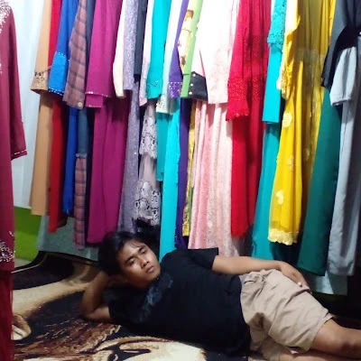 Tisya Busana