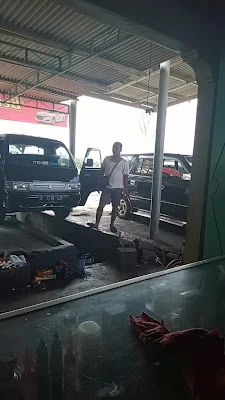 Bengkel mobil dan motor Antony Zola