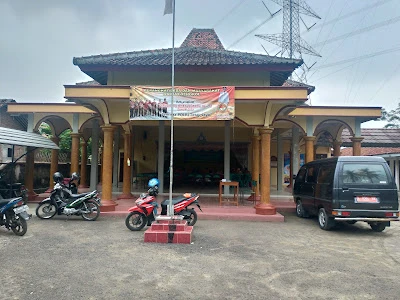Balai Desa Karangjengkol