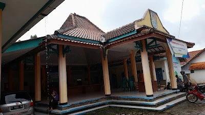 Balai Desa Kalisabuk