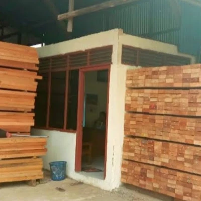 Toko kayu bangunan baru