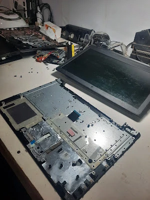 FIT COMP (service laptop dan hp)