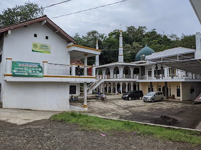Pondok Pesantren Miftahul Huda Ath-Thoyyibah