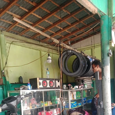 Jalan raya selakambang