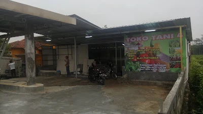 Pertamini Dan Toko Tani 4 Pekaja