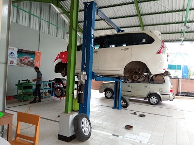 Bengkel Mobil Auto Clinic Center