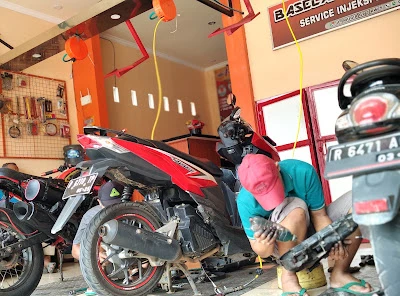 Basecamp motor kroya ( bengkel modern melayani service injeksi dan karburator semua jenis motor )