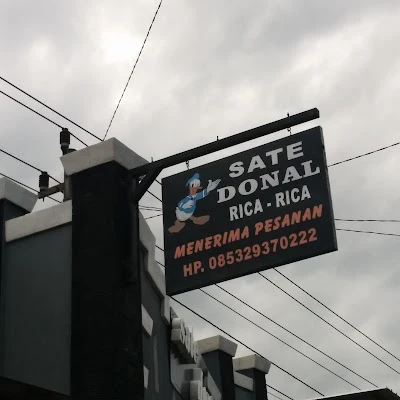 "Sate Ayam Dan Sate Donald" Bang Wawan