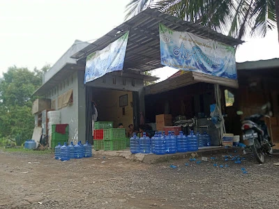 Depot air minum isi ulang (Ar-royan)