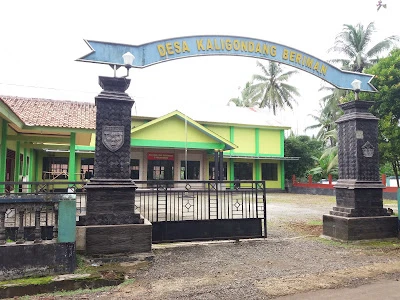 Balai Desa Kaligondang