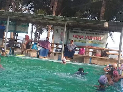 Kolam renang Tirta agung Sidayu