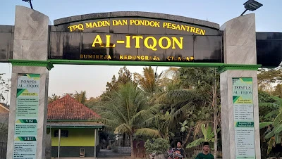 Pesantren Al Itqon
