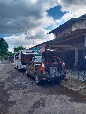 Mandiri_Tran's sewa Hiace & elf giga purwokerto
