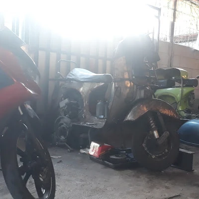 Santo's Cake & Snack....Bengkel Santo Motor