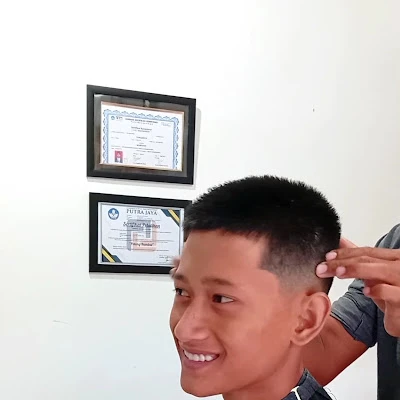 Sol sepatu sendal & pangkas rambut