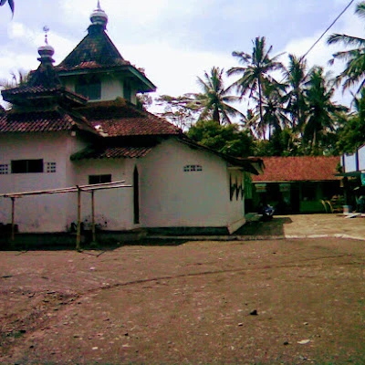 Madrosah Diniyyah & Masjid Al Hikmah Citomo