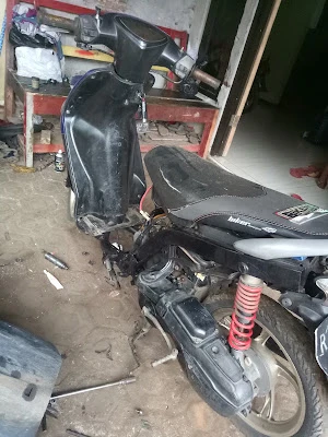 Bengkel motor ayi