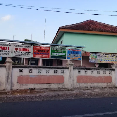 Kantor Kepala Desa Kramat, Kembaran