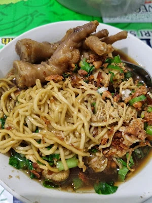 Mie Ayam Sederhana Pak Taryono Singgih