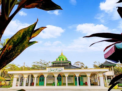 Pondok Pesantren Ar-Ridwan Kalisabuk.