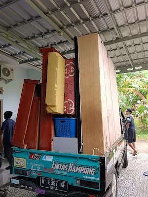 Taxi barang Adipala