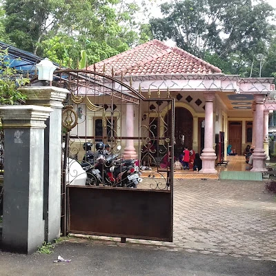 Panti Pijet Pak Sakiman
