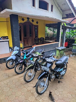 Latar Oemah Motor