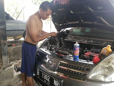 Bengkel mobil politik...
