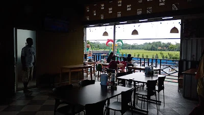 Warung Saras Pesawahan