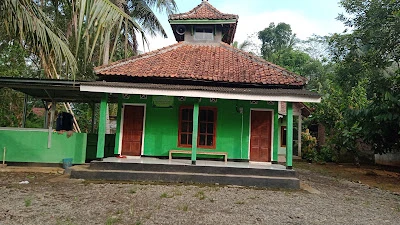 Mushola warung pojok