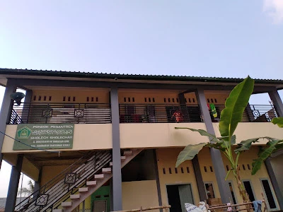 Pondok Pesantren Sholech-Sholechah (Yatim-Dhuafa)
