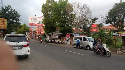 Warung Pohon Semi