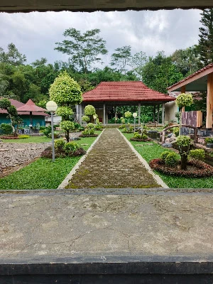 Pondok pesantren dan LKS Al-mujahadah