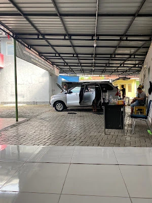 GLOWING CAR WASH