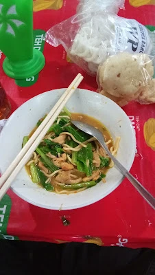 Warung makan maknyuss